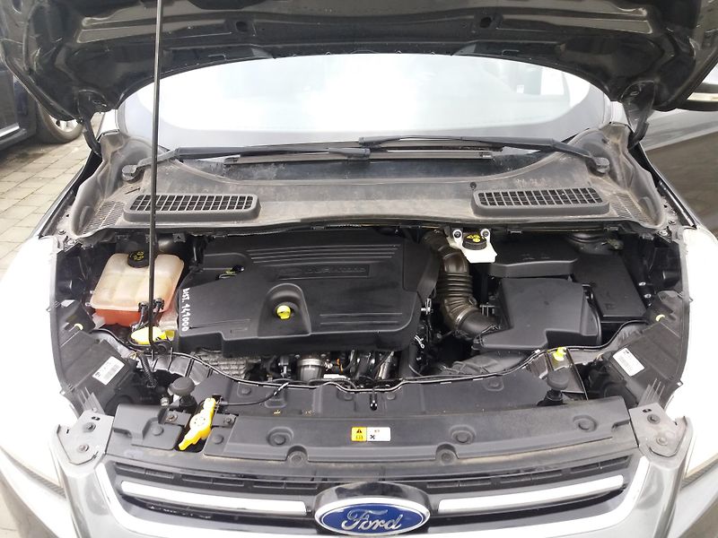 Ford Kuga 2.0TDCi,110kW,TAŽNY,SERVI.KNÍŽ - fotka 18 z 18