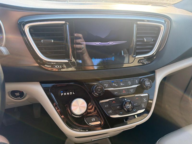 Chrysler Pacifica (2018) 3,6 Limited LPG Radar 360 2018 - fotka 17 z 20