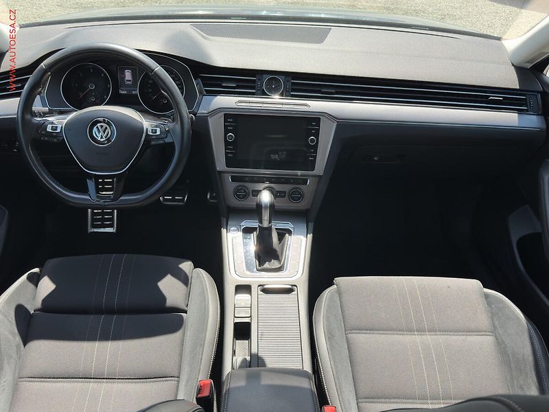 Volkswagen Passat (2019) 2.0TDI 4x4, ČR, DSG, navi - fotka 8 z 18