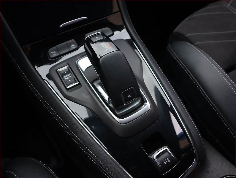 Opel Grandland X (2023) 1.2 Turbo - fotka 13 z 23