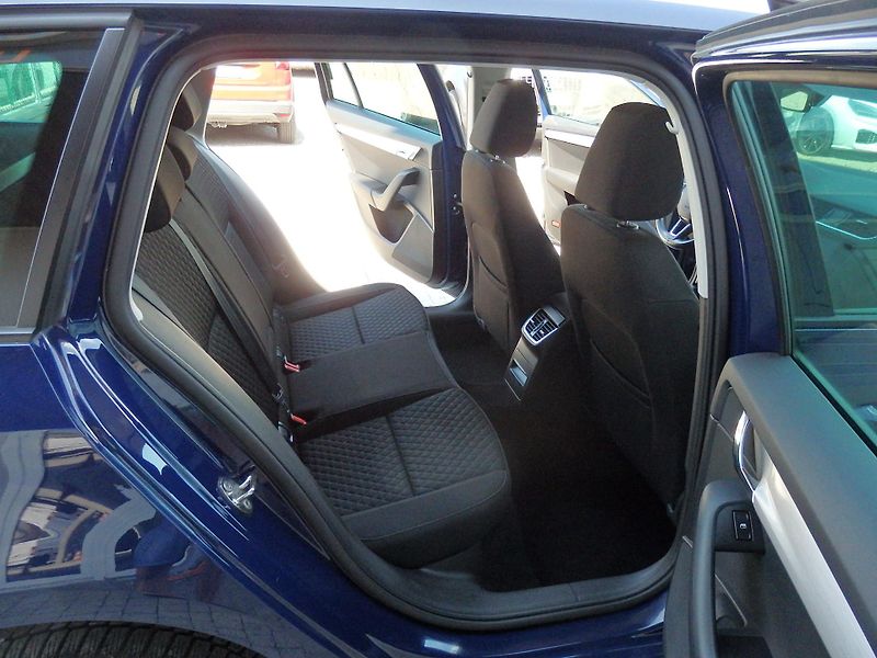 Škoda Octavia 2.0TDI NAVIGACE, ZÁVĚS, DSG - fotka 10 z 18