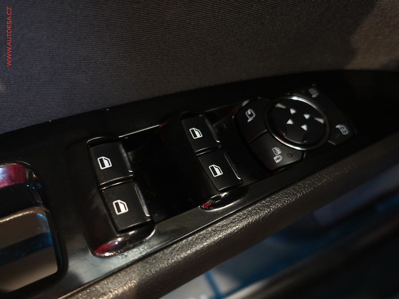 Ford Mondeo (2015) 2.0 TDCi, AT, xenon, park - fotka 14 z 24