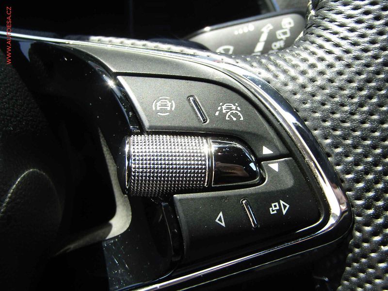 Škoda Superb (2022) 2.0 TDi 4x4, ČR, SportLine - fotka 15 z 27
