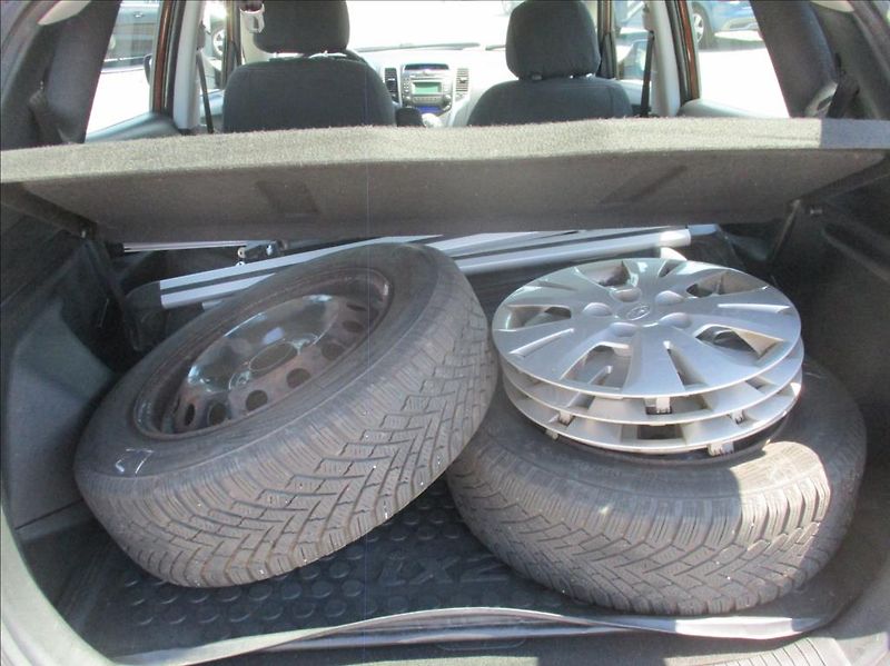 Hyundai ix20 1,6 CVVT, digiklima,servis,CZ, - fotka 13 z 39