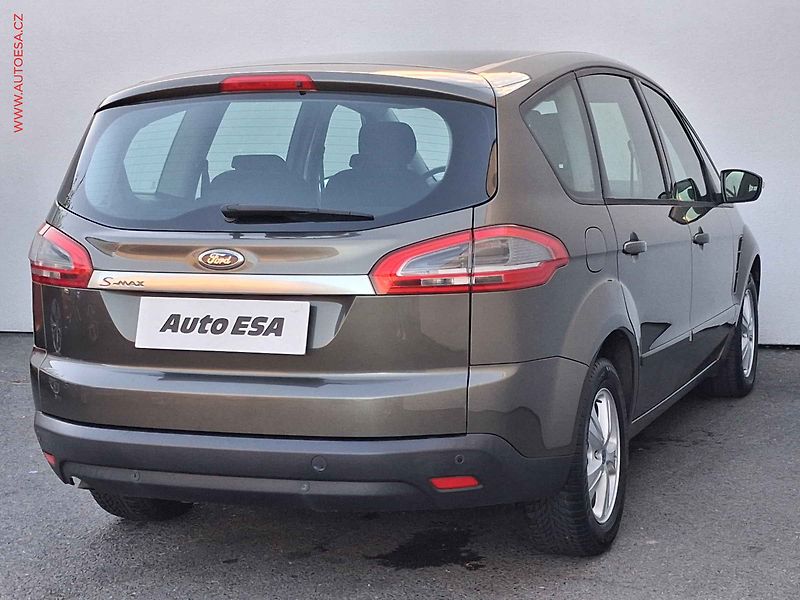 Ford S-MAX (2012) 2.0 TDCi, AC, park.čidla - fotka 4 z 15