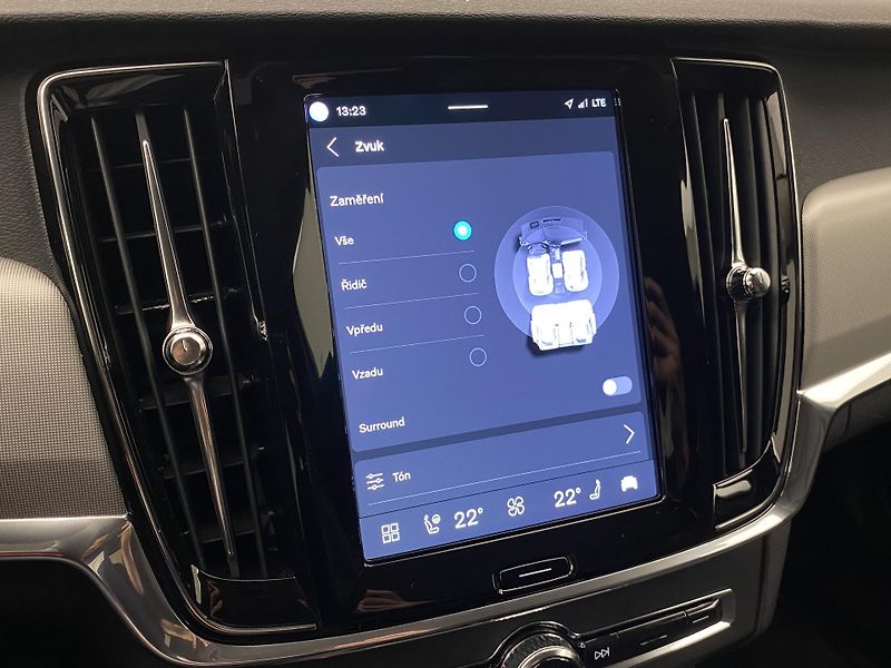 Volvo V90 T6 AWD RECHARGE DARK PLUS - fotka 50 z 58