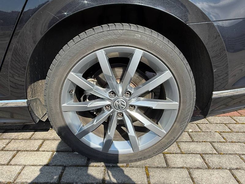 Volkswagen Passat (2017) 2.0 TDI BMT 140kW DSG Highline - fotka 24 z 32