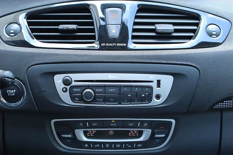 Renault Grand Scénic (2012) 1.5 dCi, Tempomat - fotka 12 z 22