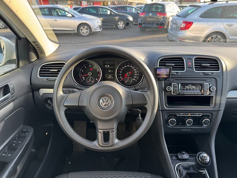 Volkswagen Golf (2013) Comfortline 1.2 TSI 77kW - fotka 15 z 40