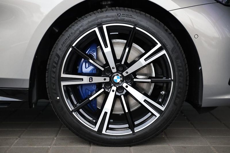 BMW Řada 5 540d xDrive Touring - fotka 7 z 18