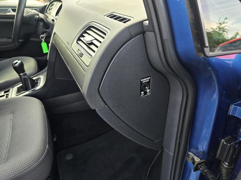 Volkswagen Golf 1.2TSI DIGI KLIMA 1Majitel - fotka 19 z 19