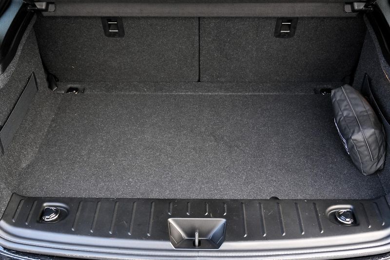 BMW i3 i3s 120Ah, H/K, Navi profi - fotka 29 z 31