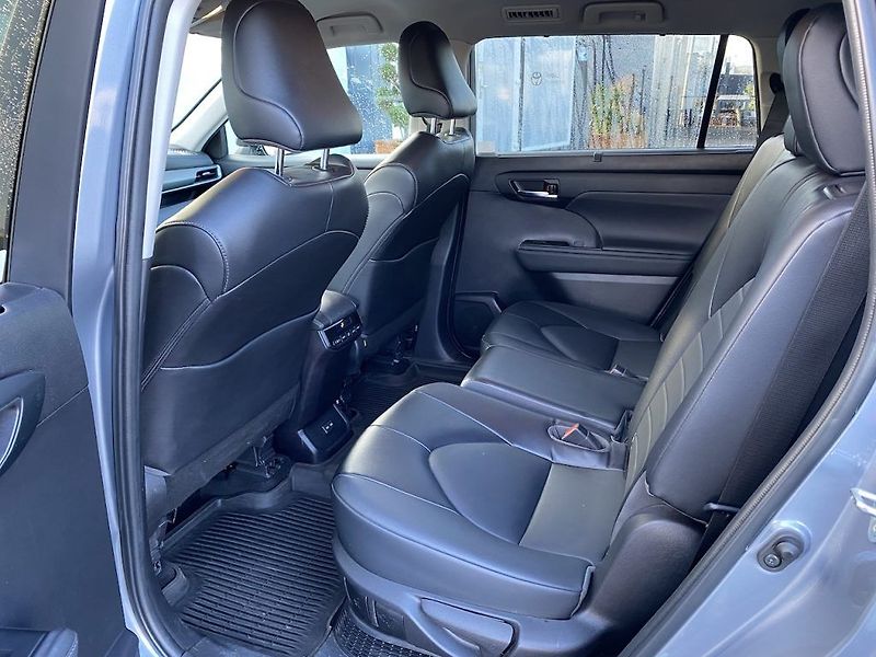 Toyota Highlander 2.5HSD, ČR-1m, Comfort, tažné - fotka 12 z 41
