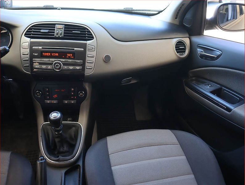 Fiat Bravo (2012) 1.4 16V, po STK, jezdí výborně - fotka 8 z 15