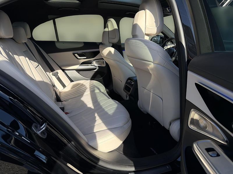 Mercedes-Benz Třídy E E 450d 4M AMG Style - fotka 14 z 19