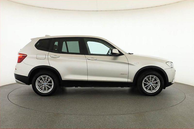 BMW X3 (2013) xDrive20d, 4X4, Automat - fotka 6 z 21