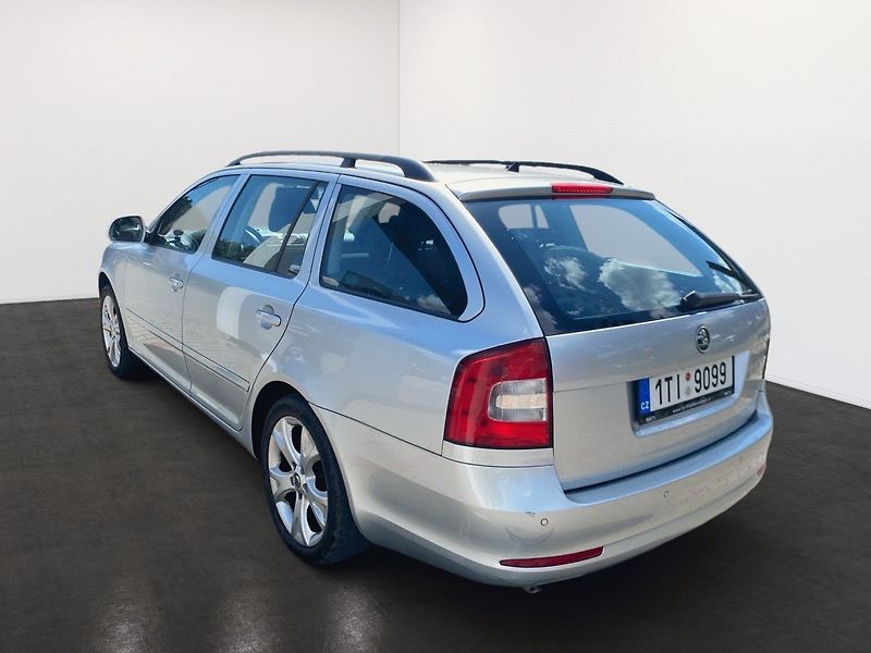 Škoda Octavia (2011) 1.4 TSI 90kw, Elegance, NOVÁ S - fotka 5 z 17