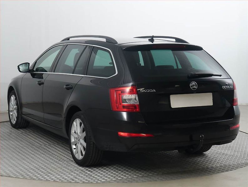 Škoda Octavia (2015) 1.6 TDI, Automat, Kůže, Navi - fotka 4 z 17
