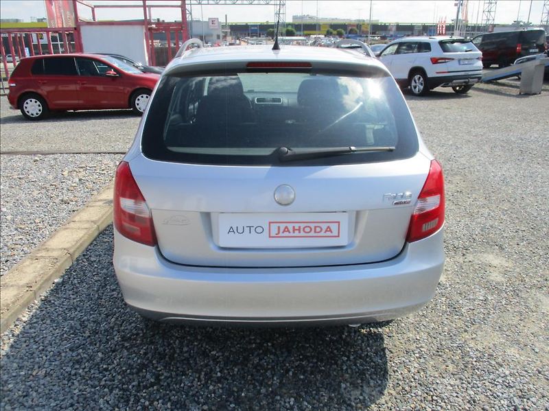Škoda Fabia 1,4 i 16v, klima,rozvody,ABS, - fotka 6 z 19