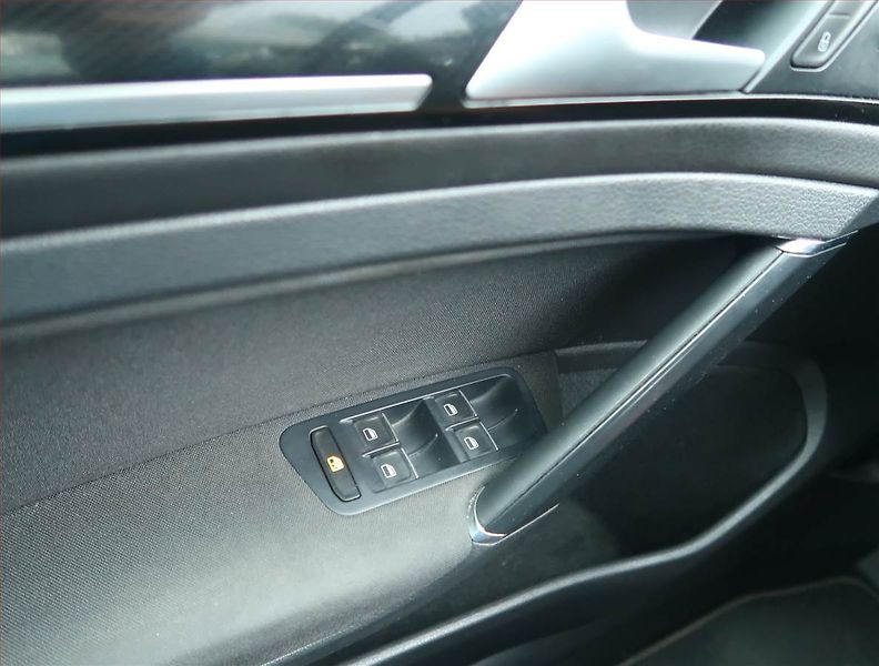 Volkswagen Golf (2014) Comfortline 1.6 TDI, Tempomat - fotka 15 z 15