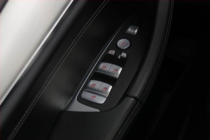 BMW X4 (2023) xDrive20d - fotka 19 z 21
