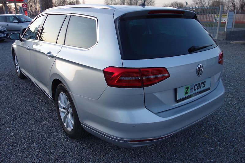 Volkswagen Passat 2.0TDi Highline 110kW DSG LED - fotka 7 z 23