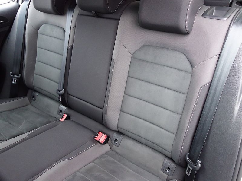 Volkswagen Golf (2019) 1.6TDI 85kW -ACC-VIRTUAL-DPH - fotka 27 z 34