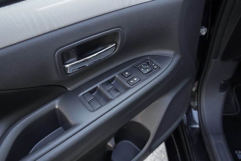 Mitsubishi Outlander 2.0 PHEV 4x4 - fotka 24 z 34