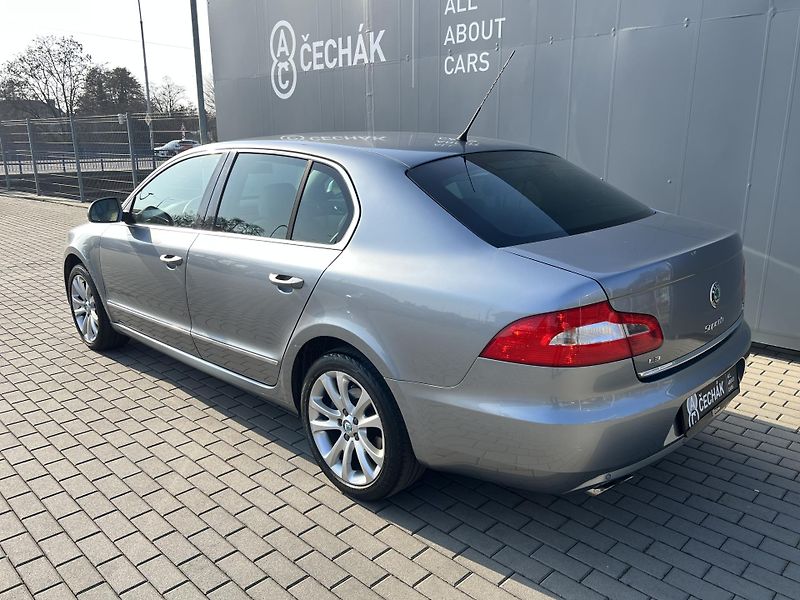 Škoda Superb (2009) 2.0TDI*125Kw*Soudn System - fotka 32 z 32