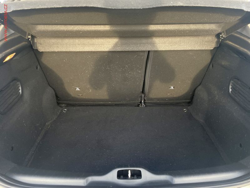 Citroën C4 Cactus (2016) 1.2PT, Shine - fotka 7 z 16