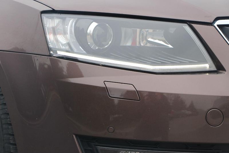 Škoda Octavia (2014) 2,0 TDI  DSG  ELEGANCE  - fotka 23 z 26