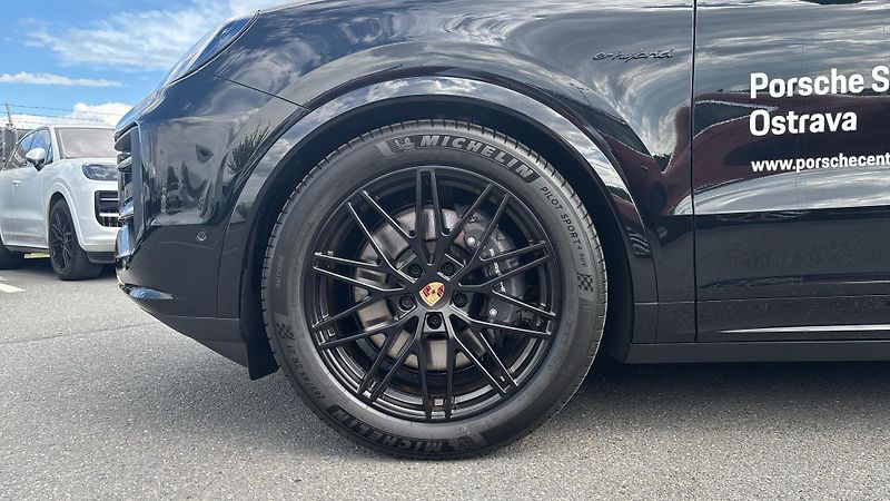 Porsche Cayenne E-Hybrid Black Edition - fotka 9 z 25