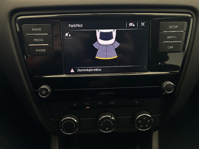 Škoda Octavia 1.0 TSI Ambition Plus Extra - fotka 9 z 22