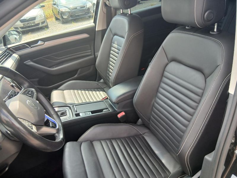 Volkswagen Passat GTE Plug-in hybrid, kůže - fotka 25 z 58
