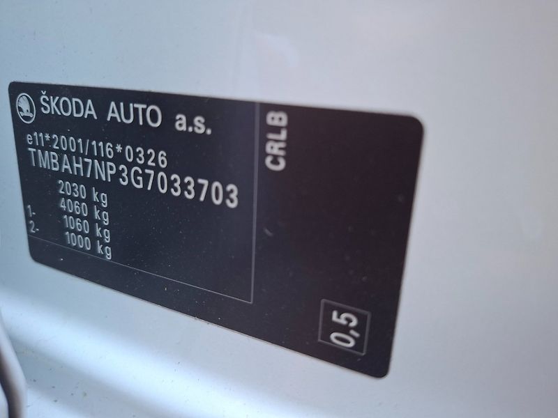 Škoda Superb (2015) 2.0TDI 110kW MAN -NEHAVAROVÁNO - fotka 38 z 47