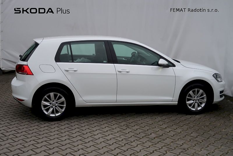 Volkswagen Golf (2016) COMFORTLINE 1,2 TSI 81 kW DSG - fotka 3 z 29