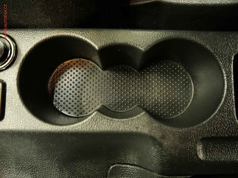 Škoda Octavia (2010) 1.2TSI, ČR, AC, STK8/28 - fotka 18 z 18