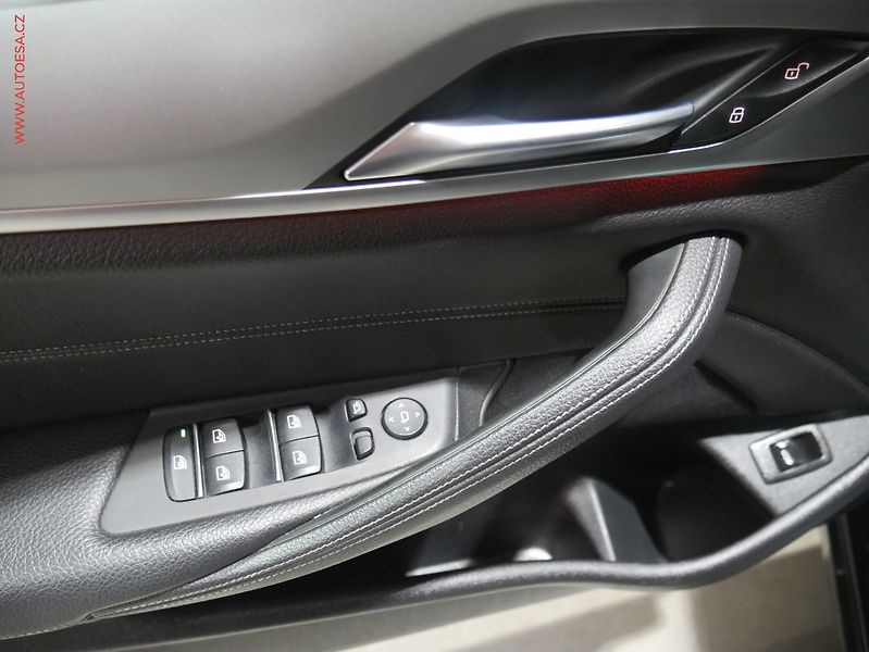 BMW Řada 5 (2017) 2.0d 520xd, AT, LED, panor - fotka 11 z 24