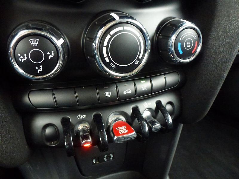 Mini One 1,5 D 5 dveří  TWINPOWER TURBO - fotka 36 z 51