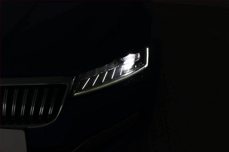 Škoda Superb (2019) Style 2.0 TDI, Automat - fotka 28 z 32