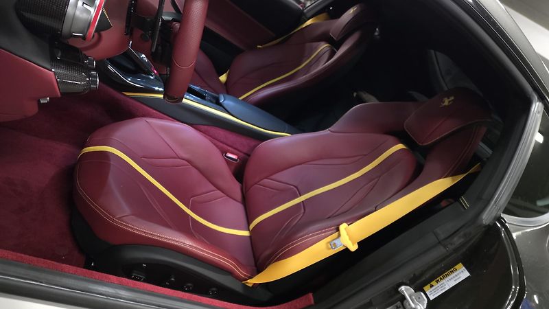 Ferrari 812 (2020) 2roky ZÁRUKA plný SERVIS - fotka 10 z 15