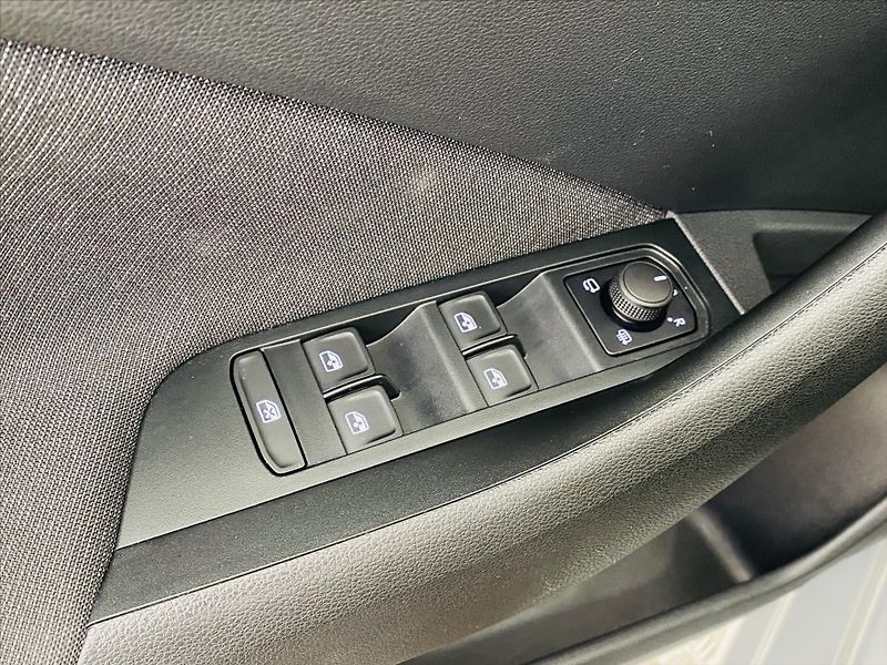 Škoda Scala 1,0 TSI 85kW Top Selection - fotka 20 z 27