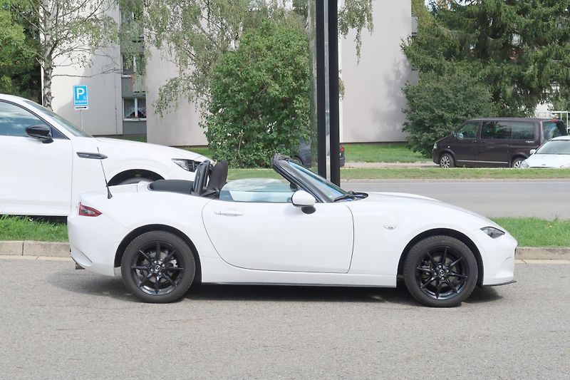 Mazda MX-5 1,5 G130 Centr-Line, kam.,NAVI - fotka 28 z 30