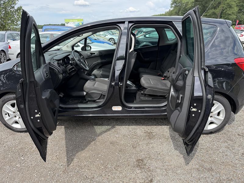 Opel Meriva 1.4iT - fotka 16 z 24