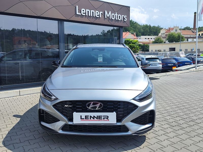 Hyundai i30 1.5 T-GDI/103kW N-Line DCT - fotka 2 z 32