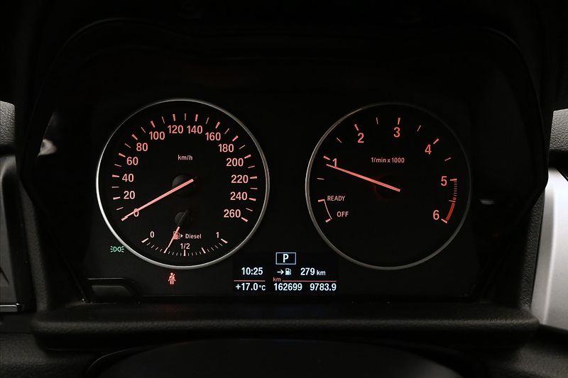 BMW Řada 2 2,0 218d 110 kW Active Záruka - fotka 16 z 31