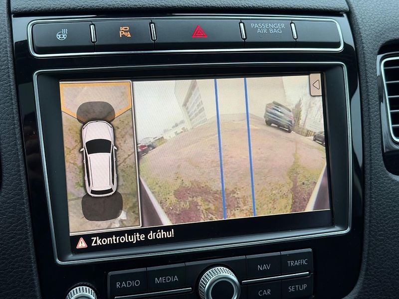 Volkswagen Touareg  3.0 V6 TDI BMT 8TT - fotka 11 z 34