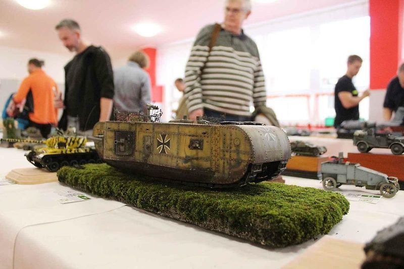Supertěžký německý tank K-Wagen měl změnit situaci na bojištích I. světové války. Projekt ale skončil fiaskem. Na snímku je jeho model v měřítku 1:35 na soutěžní výstavě Kadaňský plasťák.