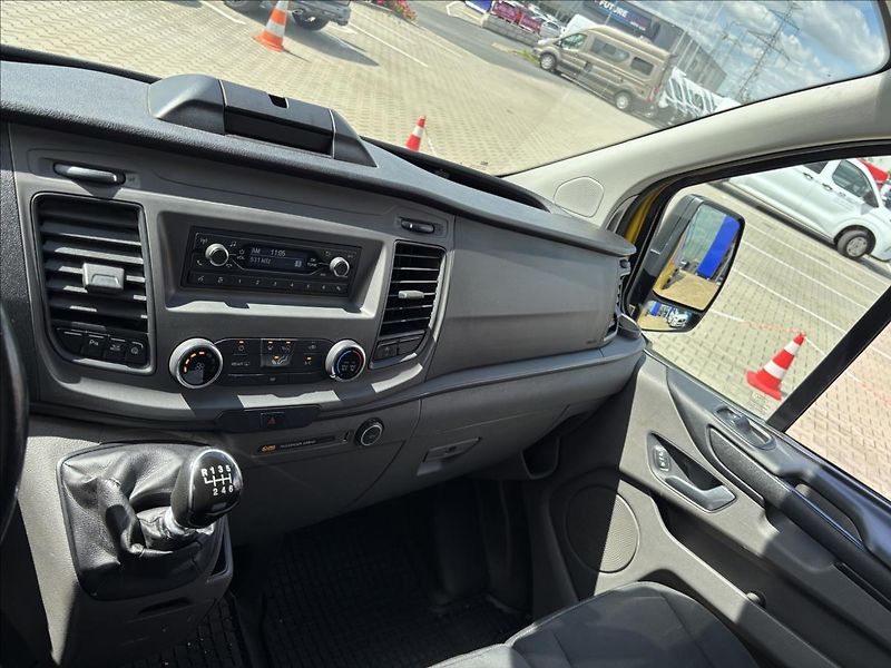 Ford Transit Custom 2,0 Mhev 77kW K.Van DPH L1 - fotka 31 z 32