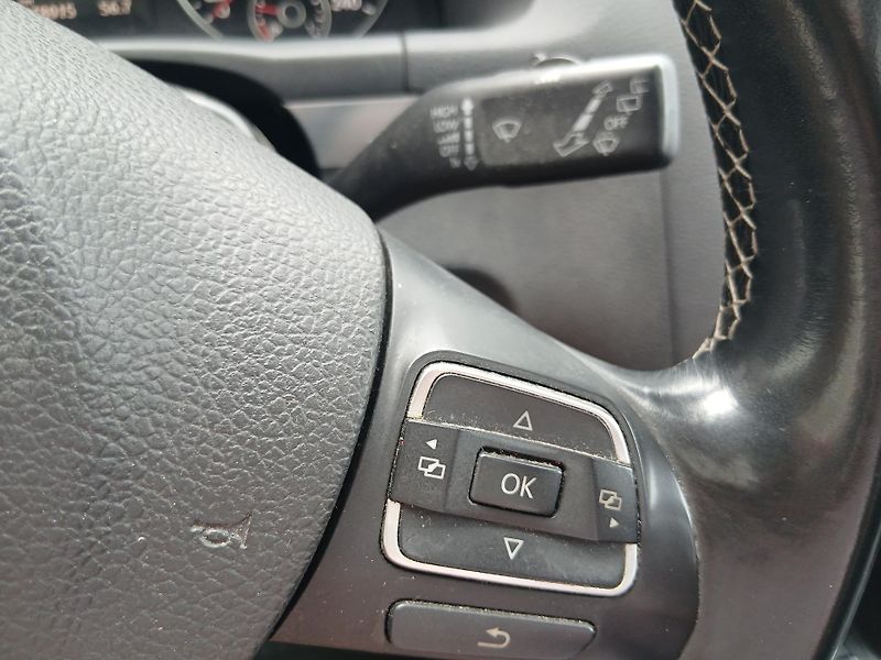Volkswagen Touran 2.0 TDi - fotka 22 z 42